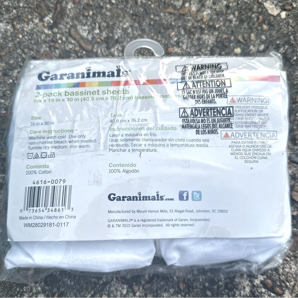 Garanimals 2 pack bassinet sheets both are all white.